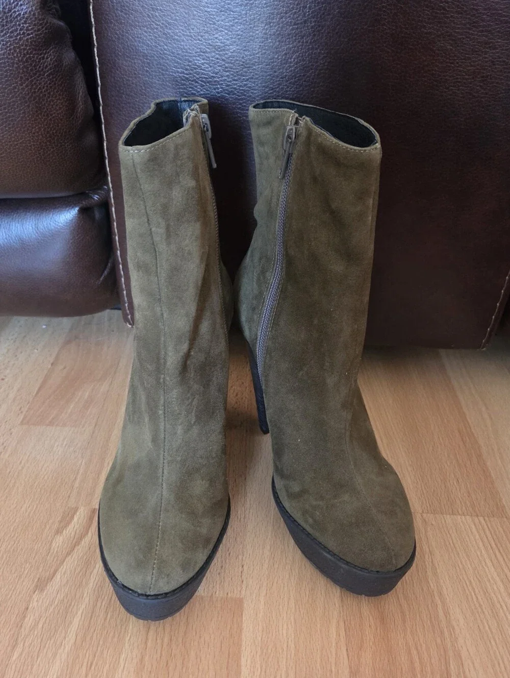 Pour La Victoire Olive Suede Platform Ankle Boots Size 6 Whimsigoth Boho Fall